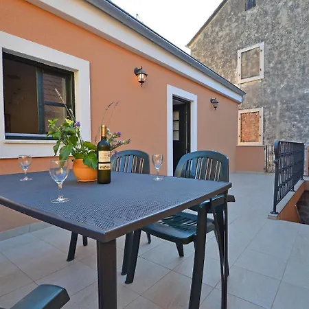 Hébergement de vacances Holiday Branko Sveti Filip i Jakov